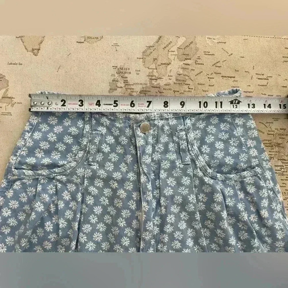 Gitano Vintage Y2K Floral Print Ultra High Waisted  Denim Shorts Size 5/6 - Picture 3 of 8